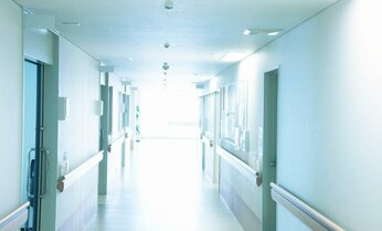 小児がんケアする親は“透明人間” 24時間の付き添い必要でも「疲れた」言えない事情