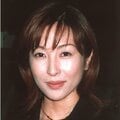 〈見逃し配信〉伝説的グラドル「かとうれいこ」 時が止まったかのような美魔女っぷりで写真集オファーの熱視線