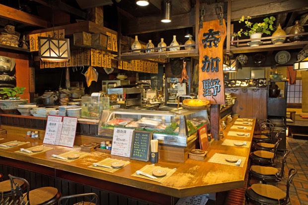 奈加野／渋谷の賑やかな繁華街にありながら、情緒あふれる雰囲気で魚料理が楽しめる居酒屋　（撮影／写真部・片山菜緒子）