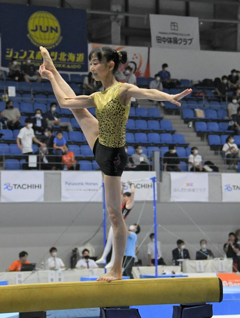 全日本シニア選手権60代の部で優勝した内村周子さん