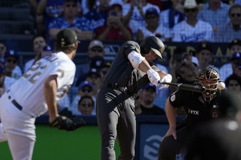 MLBオールスターで初ヒットを放つ大谷翔平（米国時間19日、AP／アフロ）