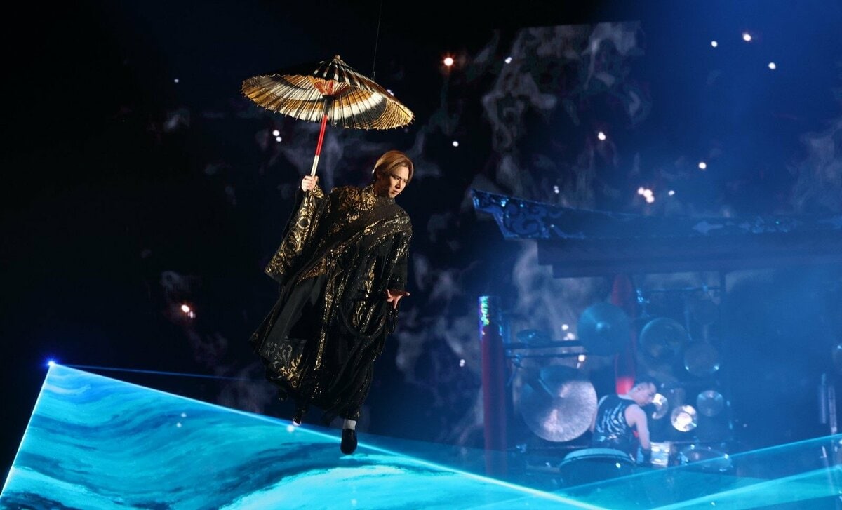 帝劇で、SHOCKの最中、堂本光一さんから直接いただいた限られた枚数しかない写真 帝劇で、SHOCKの最中、堂本光一さんから直接いただいた限られた
