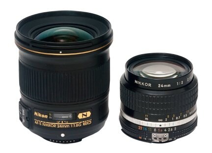スペックの近いAI Nikkor 24mm F2Sと並べてみた。開放F値やAFの有無の違いもあるが、大きさはかなり違う。光学性能を追求すると考えると、大きいのはやむをえないのだろうか