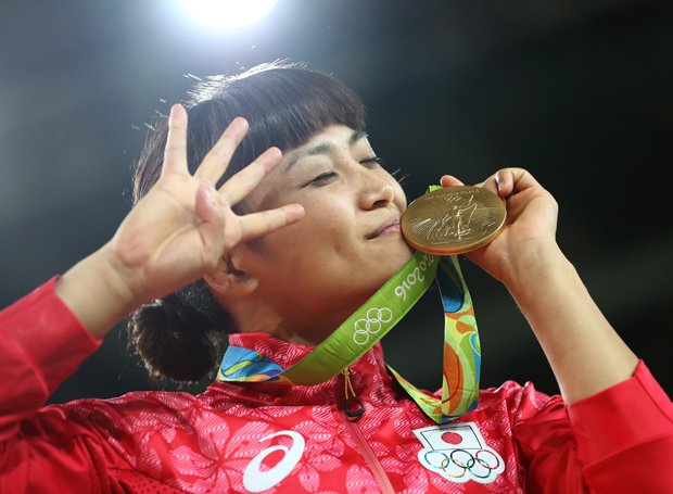 女子の個人競技では五輪史上初の4連覇を達成した伊調馨。（写真:Getty Images）