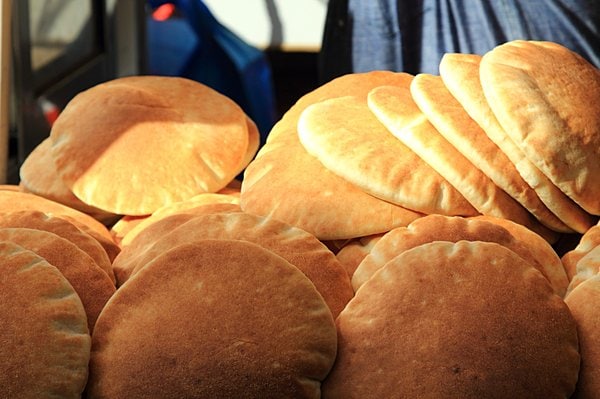 パンの原型は、発酵させない「平焼きパン」