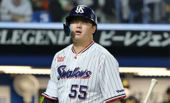 村上宗隆らと結んだ複数年契約が裏目に? 2連覇から低迷のヤクルト、“緩み”が苦戦の原因か