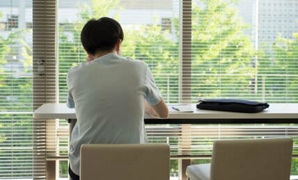 親が勝手に奨学金を使い込み、突然届いた督促状　進学率上昇×学費値上げでトラブル増加傾向に