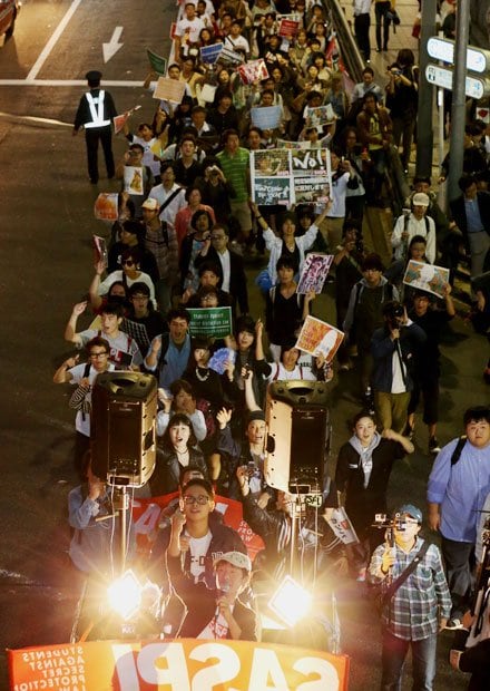 東京都渋谷区で１０月２５日に行われた特定秘密保護法反対を訴える学生らのデモ　（c）朝日新聞社　＠＠写禁
