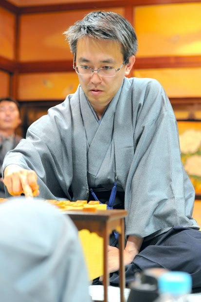 羽生善治（はぶ・よしはる）１９７０年、埼玉県生まれ。８５年、１５歳でプロ棋士に。９６年には史上初の七冠を達成。現在、名人、王位、王座、棋聖の四冠　（c）朝日新聞社　＠＠写禁