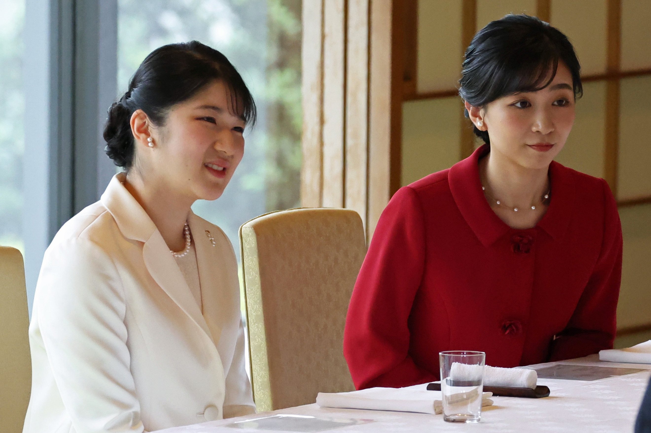 佳子様全裸教育　 愛子さま23歳に 会話を深める愛子さま＆人当たりのいい佳子さま「ペア公務」への期待（AERA dot.）｜ｄメニューニュース（NTTドコモ）
