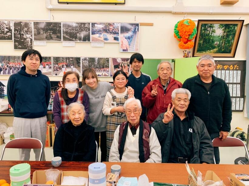 活動を通してさまざまな世代と交流を重ねる（本人提供）