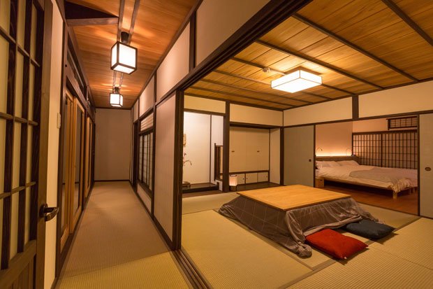 愛媛県内子町にある古民家を改修した宿「織・久」（写真：Ｐｒｏｊｅｃｔ　Ａ．Ｙ．）