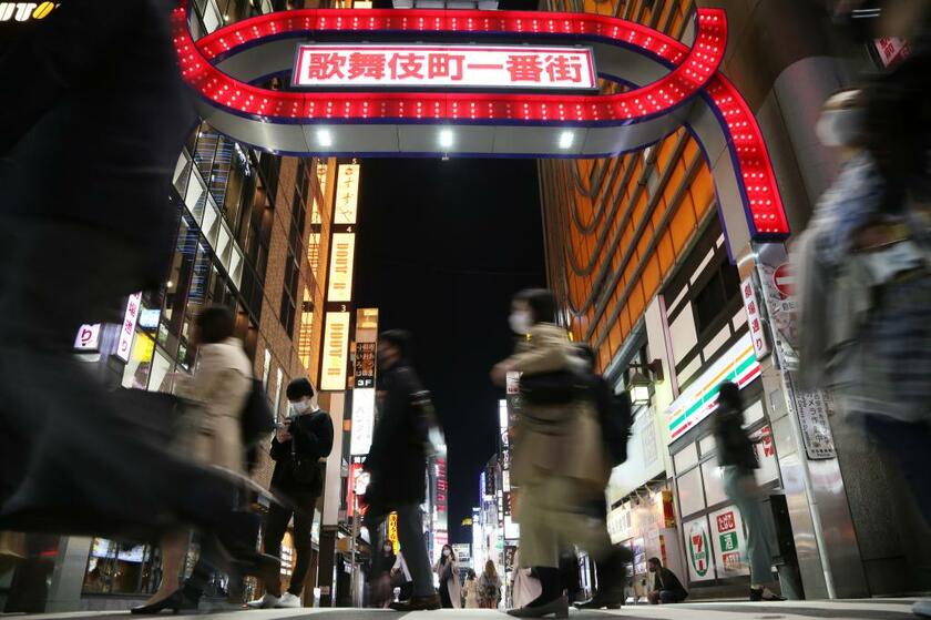 都内屈指の繁華街・歌舞伎町。４月１９日撮影（ｃ）朝日新聞社