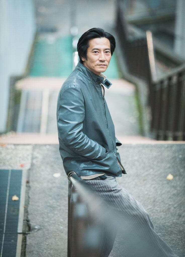 津田寛治（つだ・かんじ）／１９６５年、福井県生まれ。高校を中退し、俳優を目指して上京。演劇集団「円」研究所を経て、９３年に「ソナチネ」（北野武監督）で映画デビュー。数多くの映画、ドラマで活躍している。（撮影／植田真紗美）
