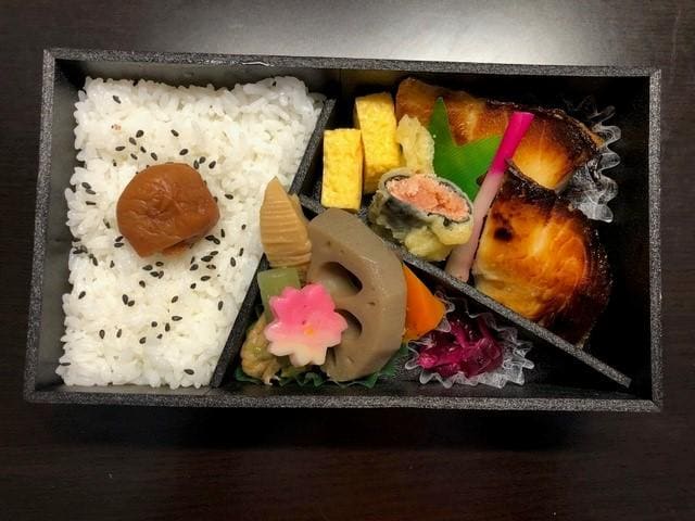 都内の療養者にふるまわれた特別弁当（破棄とは無関係です／提供）