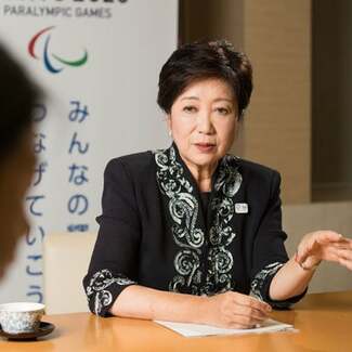 「朝日だわねえ…」小池百合子が苦笑 AERA編集長が聞いた“タカ派”の真意