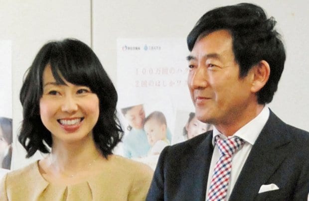 不仲説が報じられた石田純一（左）・東尾理子夫妻（ｃ）朝日新聞社