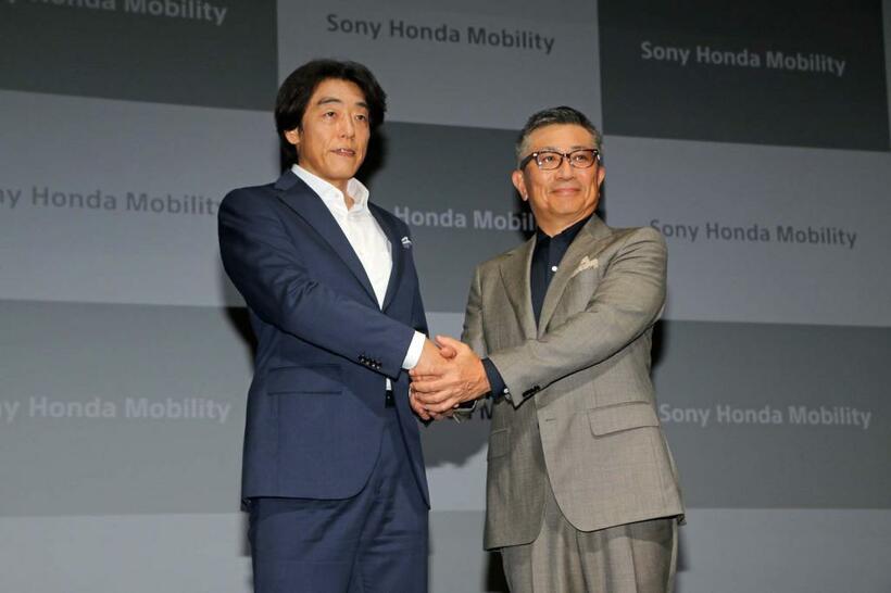 ソニー・ホンダモビリティの水野泰秀会長兼CEOと川西泉社長兼COO（撮影／米倉昭仁）