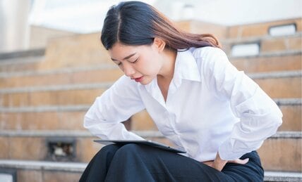 【医師解説】突然の便意でパニック障害になった22歳女性 原因にアプローチする漢方治療で回復