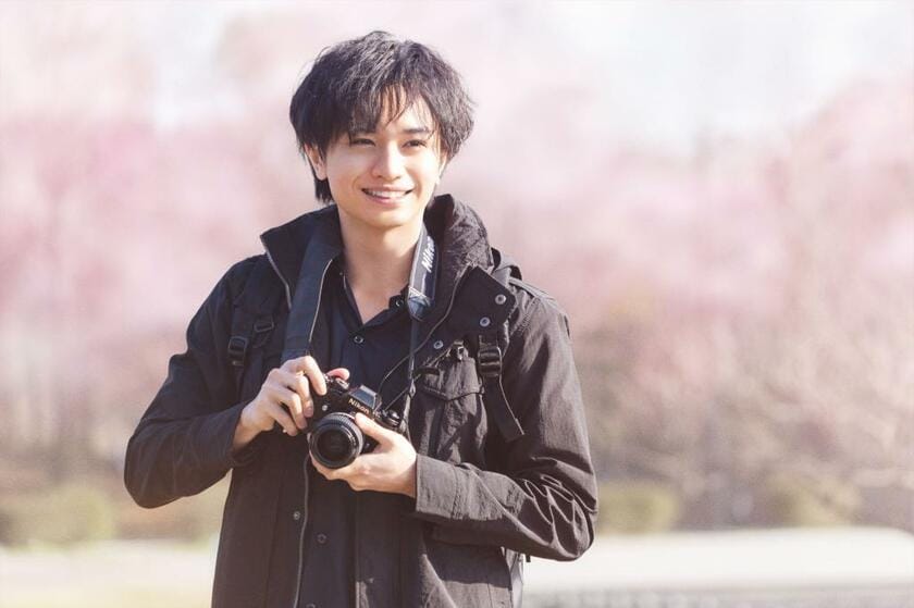 3月24日に全世界独占配信されるNetflix映画「桜のような僕の恋人」で主演を務める中島健人さん