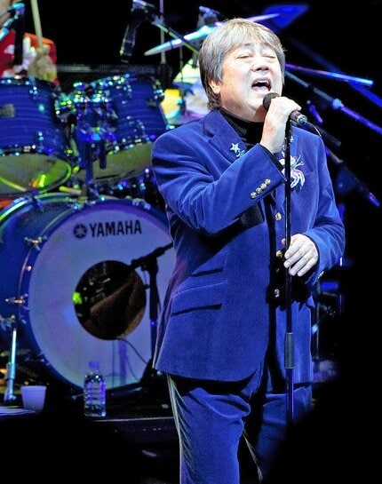 祝】沢田研二が76歳に ファンが選ぶ“後世に残したい究極の一曲”は「とてつもなく美しい」 衝撃の演出の名曲もそろったトップ5 | AERA dot.  (アエラドット)