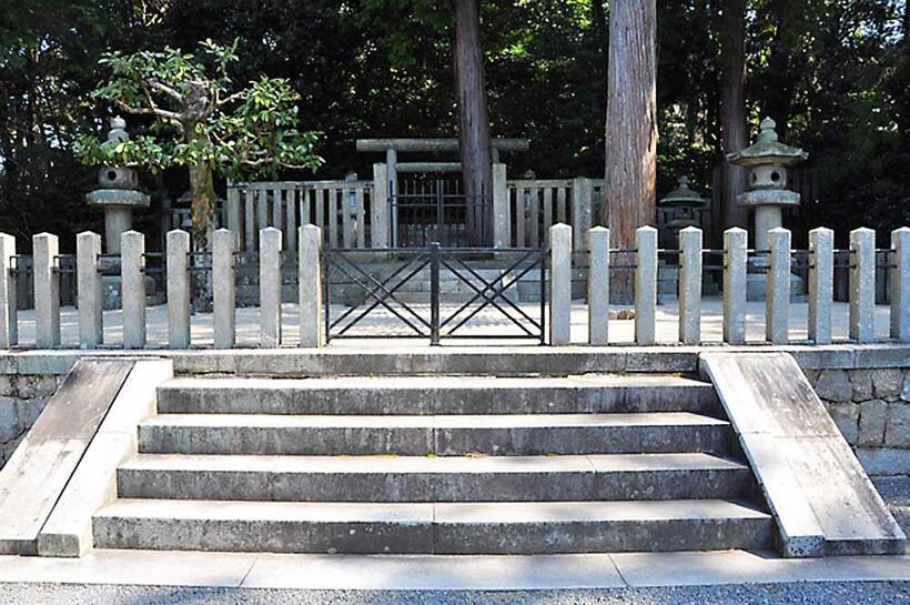 香川県坂出市にある白峯御陵。白峯寺が隣接する