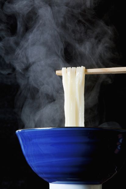 マグロの完全養殖に成功したことで知られる近畿大学水産研究所。「近大マグロ」を使ったカップうどんが全国で発売されている。はたしてその味は？　（※写真はイメージ）