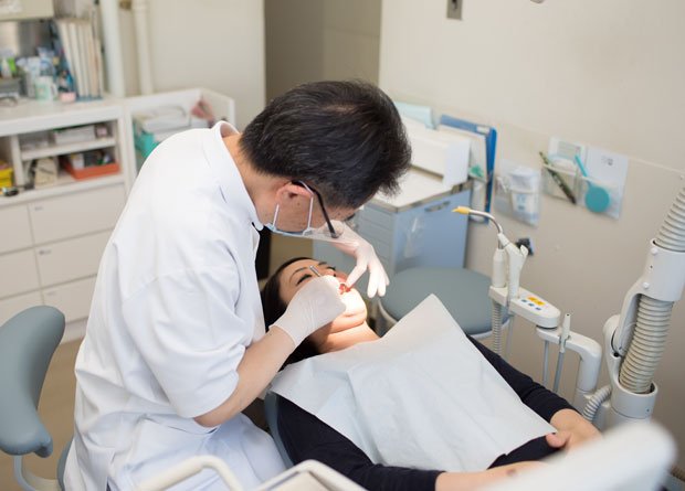 歯周病には早めの受診が効果的。そんな歯周病についての講演会が7月30日午後1時半から、東京医科歯科大学M＆Dタワーで開かれる。『日本人はこうして歯を失っていく』の出版記念で入場無料（撮影／写真部・小原雄輝）