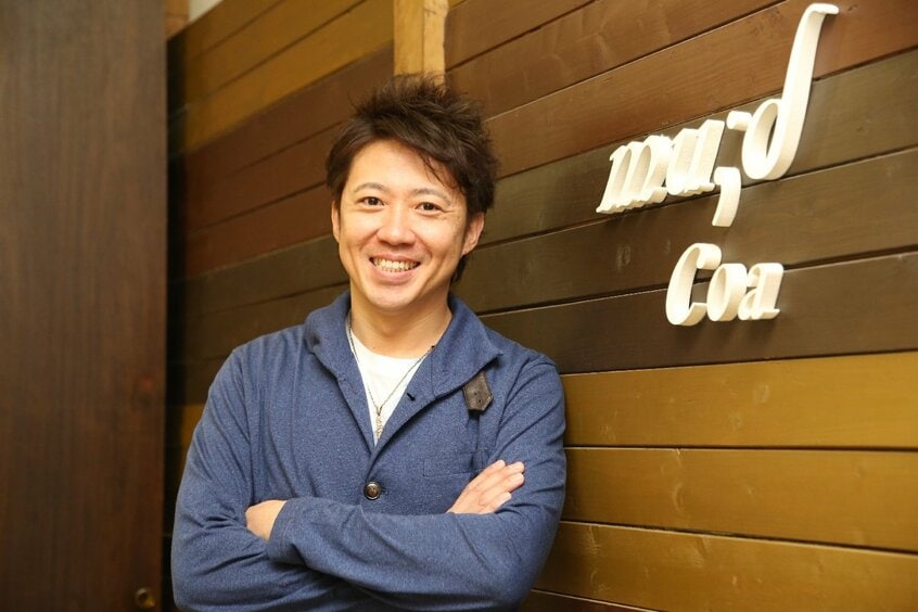 富永厚司(とみなが・あつし)/1995年、美容サロン「mu;d」を創業。横浜、東京・自由が丘に店舗を展開。JADA(日本能力開発分析)協会認定のSBT(スーパーブレイントレーニング)1級コーチ。著書に『困った新人を輝く新人に変える「意識カード」』。夢人グループ代表