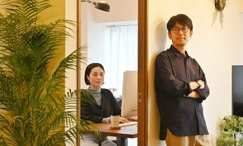 〈あのときの話題を「再生」〉交際期間18年、仕事も一緒 結婚にこだわっていなかった2人が結婚した理由とは