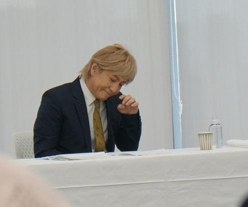 小室哲哉(撮影・上田耕司)