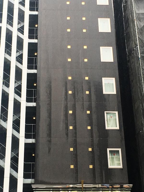 「運び屋」が死亡した東京都台東区駒形のビジネスホテル（撮影・羽富宏文）