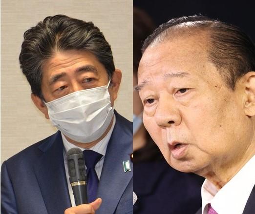 外交路線を巡り対立する安倍前首相と二階幹事長（C)朝日新聞社