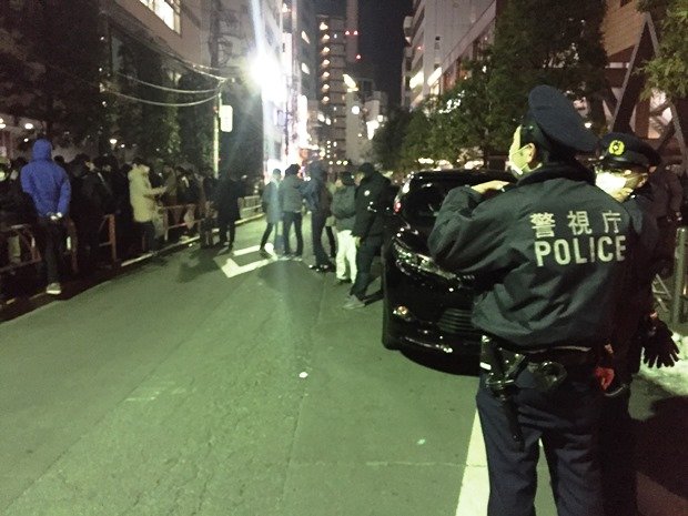 警察も出動した東京・渋谷区にあるコインチェックの本社前（撮影・田中将介）