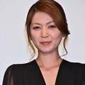 「飯島直子」54歳の美貌に騒然 インスタ始動で“3度目の結婚”にも含み〈続・続・最後から二番目の恋きょう第6話〉