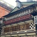 出演者はいつもの1.5倍 獅子舞も登場する正月の寄席 新宿末広亭の「全興行」に通い続ける演芸評論家の記録
