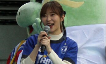 指原莉乃MCの2番組打ち切り「司会者として落ち目なのか?」お笑い評論家の考察
