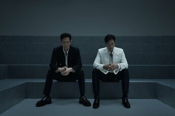 【日本独占】Netflixイカゲーム2のイ・ジョンジェとイ・ビョンホンの2ショット画像が到着 26日配信 豪華キャストが話題
