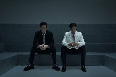 【日本独占】Netflixイカゲーム2のイ・ジョンジェとイ・ビョンホンの2ショット画像が到着　26日配信　豪華キャストが話題