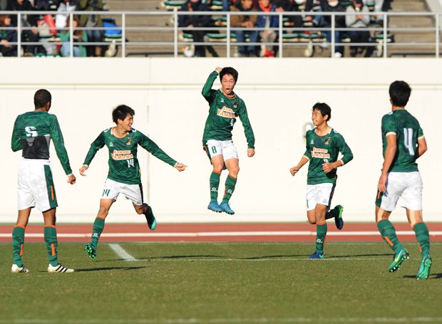 前評判どおりの力を見せ、決勝進出を果たした青森山田。（写真：Getty Images）