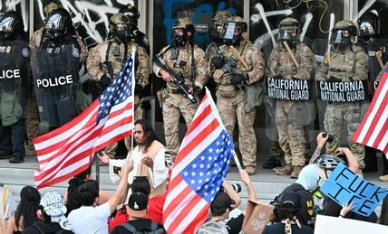 「まるで狩猟」米不法移民の逮捕目標「1日3千人」の衝撃 隣人や仕事仲間が摘発されデモに動くLA住民たち