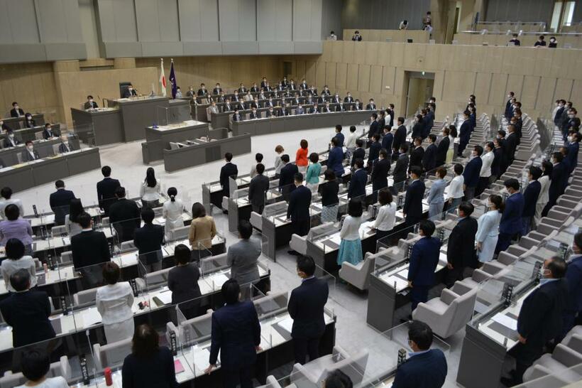 今年7月、木下都議に対する辞職勧告決議が起立総員で可決された