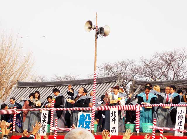 2014年　池上本門寺の豆まきの様子