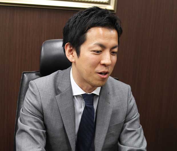 税理士法人チェスター　代表税理士　福留正明さん（３６）／「相続税専門」を謳う税理士法人。昨年の相続税申告件数は７０６件。今年は１千件を超える見込み。その申告件数は、業界トップクラス（撮影／田茂井治）