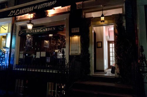 写真・図版（1枚目）| ヴィレッジ･ジャズの小さな隠れ家、“The Bar Next Door”
