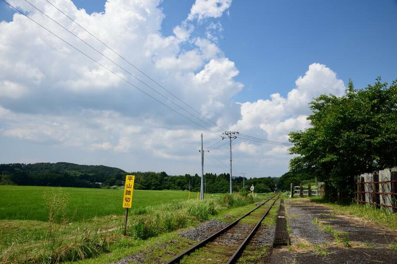 【久留里線】
久留里－上総亀山（ＪＲ東日本）
久留里線は、ＪＲ東日本千葉支社管内で唯一、ディーゼル車が走る。久留里は「名水の里」として知られる。写真は区間途中の平山駅近く（ｐｈｏｔｏ　千葉県君津市提供）