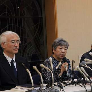 川崎殺傷「笑顔いっぱいであいさつ」「編入希望生に学校のいいところを説明」 校長らが会見で栗林華子さんしのぶ