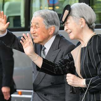 「美智子さまが安倍首相を痛烈批判」 誕生日文書裏読みの真相