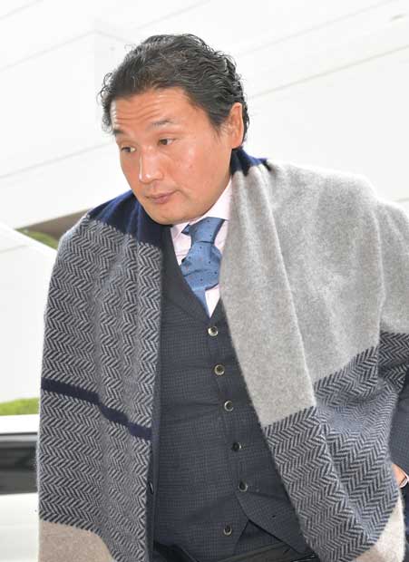 福岡国際センターに入る貴乃花親方＝17日午後　（ｃ）朝日新聞社