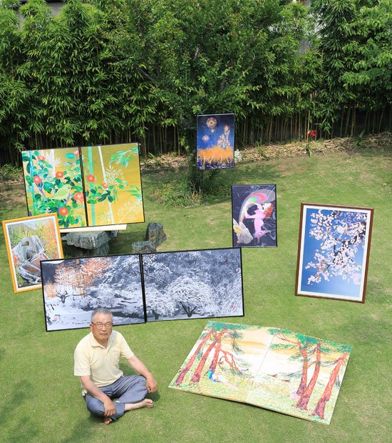 エクセルアーティストの堀内辰男さん。絵の具や画筆、キャンバスは使わない。必要なのはパソコン１台と表計算ソフトのＥｘｃｅｌ（エクセル）だ（撮影／写真部・松永卓也）